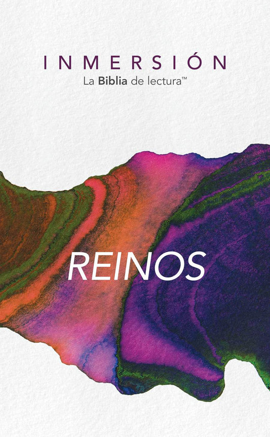Portada del libro “Inmersión: Reinos – La Biblia de lectura” con diseño artístico en tonos morados, naranjas y verdes sobre fondo blanco.